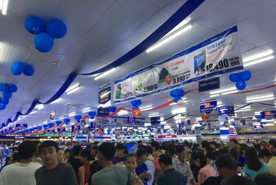 <p class='title-pro'>Trần Anh Bắc Từ Liêm</p><div class='box_info_pro'><div class='title_inf_pro'><span>Chủ đầu tư</span>: CTCP Thế giới số Trần Anh</div><div class='title_inf_pro'><span>Vai trò đảm nhận</span>: Tổng thầu Cơ điện</div><div class='title_inf_pro'><span>Địa điểm</span>: KM12 - Quốc lộ 32 - Bắc Từ Liêm</div><div class='title_inf_pro'><span>Thời gian hoàn thành</span>: Tháng 10-2016</div><p class='box-work'><span>Hạng mục công việc</span>: Cung cấp và thi công lắp đặt hệ thống Điện, điện nhẹ, điều hòa, thông gió.</p></div>