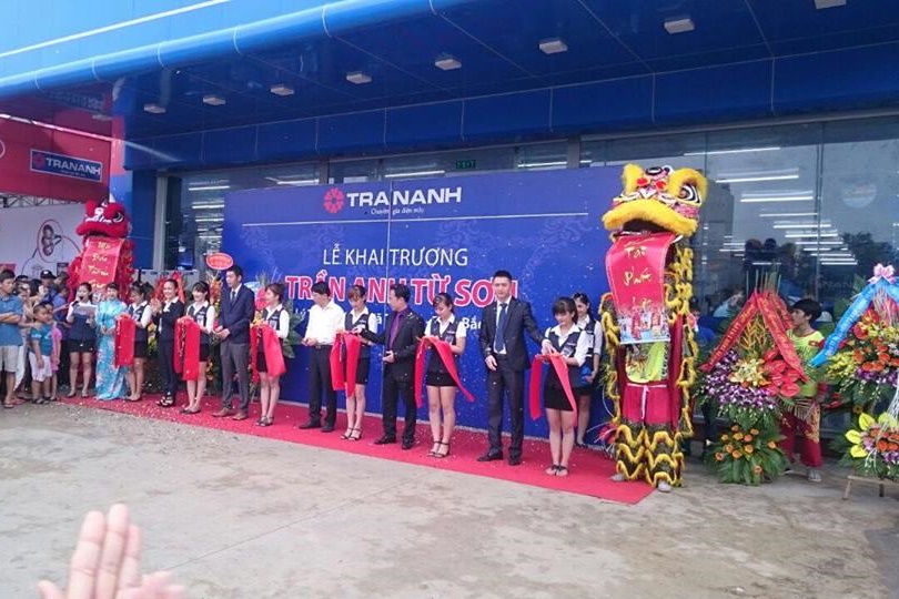 <p class='title-pro'>Trần Anh Từ Sơn - Bắc Ninh</p><div class='box_info_pro'><div class='title_inf_pro'><span>Chủ đầu tư</span>: CTCP Thế giới số Trần Anh</div><div class='title_inf_pro'><span>Vai trò đảm nhận</span>: Nhà thầu Điện</div><div class='title_inf_pro'><span>Địa điểm</span>: 25 Lý Thái Tổ - Đình Bảng - Thị xã Từ Sơn</div><div class='title_inf_pro'><span>Thời gian hoàn thành</span>: Tháng 9-2016</div><p class='box-work'><span>Hạng mục công việc</span>: Cung cấp và thi công lắp đặt hệ thống Điện, điện nhẹ</p></div>