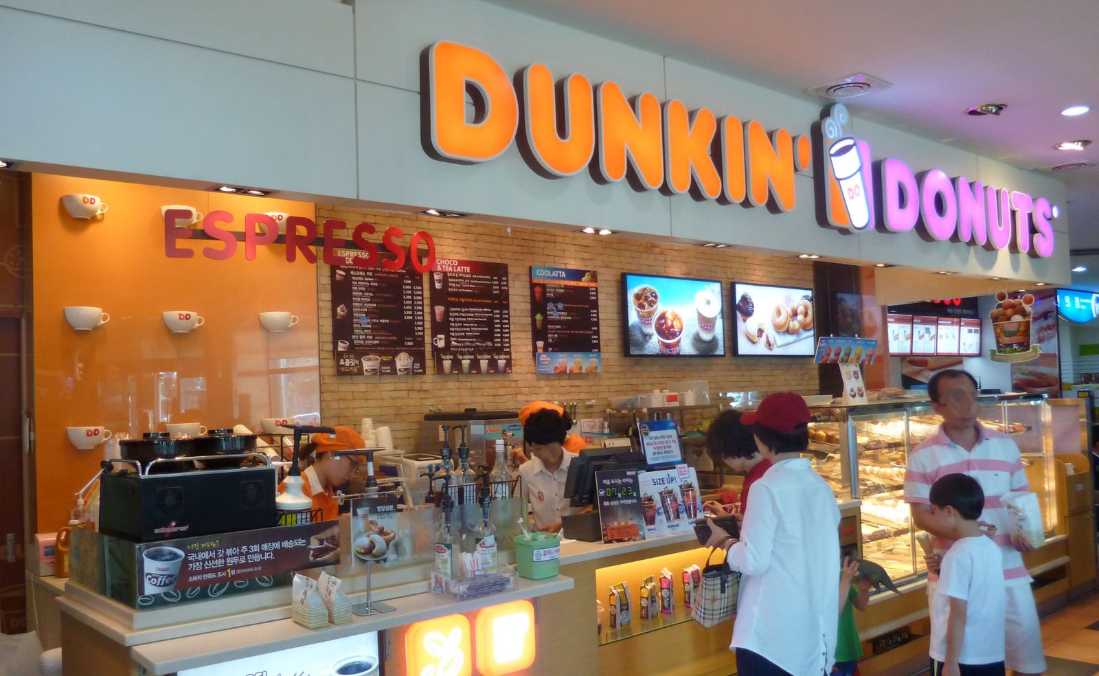 <p class='title-pro'>Dunkin Donuts - IPH Xuân Thủy</p><div class='box_info_pro'><div class='title_inf_pro'><span>Chủ đầu tư</span>: Công ty TNHH DV thực phẩm & Giải khát Cánh Diều Xanh</div><div class='title_inf_pro'><span>Vai trò đảm nhận</span>: Nhà thầu Cơ điện</div><div class='title_inf_pro'><span>Địa điểm</span>: Tầng trệt, Indochina Plaza, 241 Xuân Thủy, Hà Nội</div><div class='title_inf_pro'><span>Thời gian hoàn thành</span>: </div><p class='box-work'><span>Hạng mục công việc</span>: Cung cấp và thi công lắp đặt hệ thống Điện, điện nhẹ, cấp thoát nước & điều hòa thông gió.</p></div>